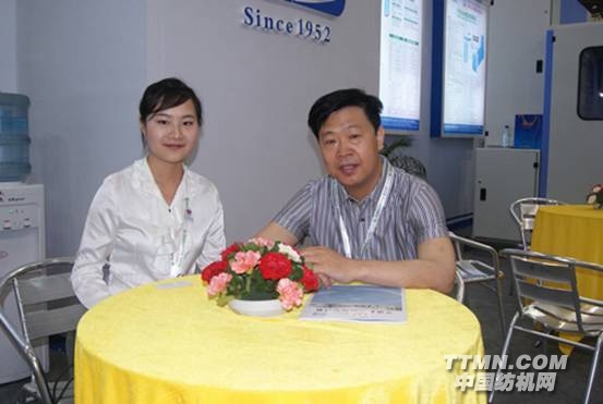 G:\2011上海紡機(jī)展圖片整理\紡機(jī)網(wǎng)文章\現(xiàn)場采訪合照\DSC04153.jpg